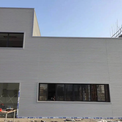 Q355B het Comité van het de Gordijngevelaluminium van Pu Draagbare Muur 2.5mm voor de Openluchtbouw