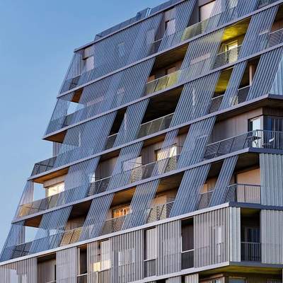 Het prefab de Gordijngevel van de het Metaalnagel van Decoiling van de AluminiumGordijngevel Ontwerpen