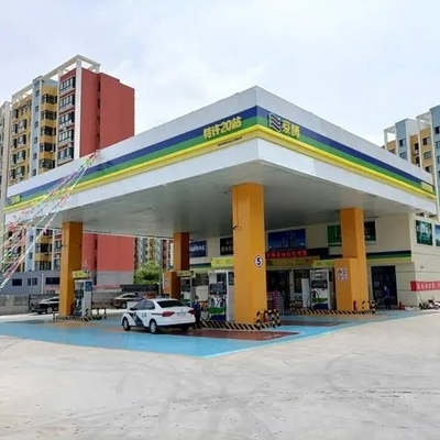 GB-Benzinestation het Afbaarden de het Stapelbedluifel van de Ponsenbenzine schilderde Aangepast