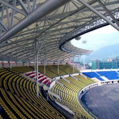Prefab het Staalstructuur van het Ontwerp Duurzame Stadion voor Grote Spanwijdte