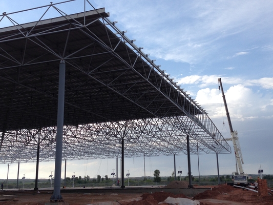 Geprefabriceerde lichtstaalbouwconstructies voor tankstations. Duurzaam en efficiënt ontwerp.