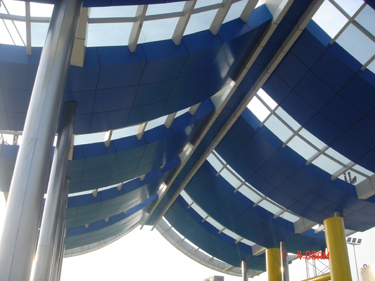 Staal truss dakconstructies met Q235 koolstofarm staal voor tol- en treinstations. Duurzame en betrouwbare oplossingen.